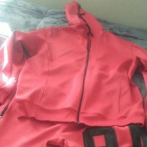 Red Robin's Jean jogging suit